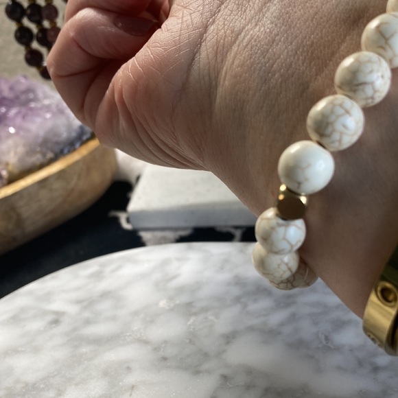 Howlite bracelet - Picture 3 of 3